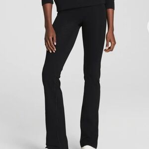 Spanx Booty Boost Yoga Flare Pants - M